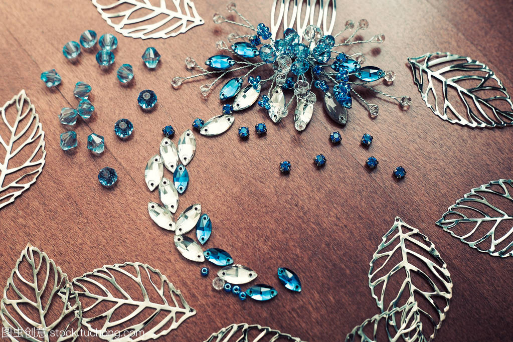 手工制作国产珠宝带线与新娘智能发梳的匠心工艺